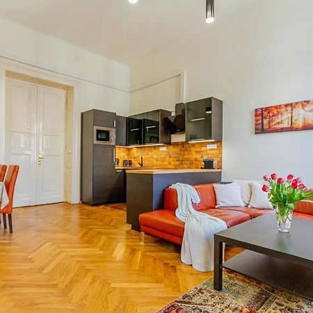 Supercentral Boutique Suite Budapest Ngoại thất bức ảnh