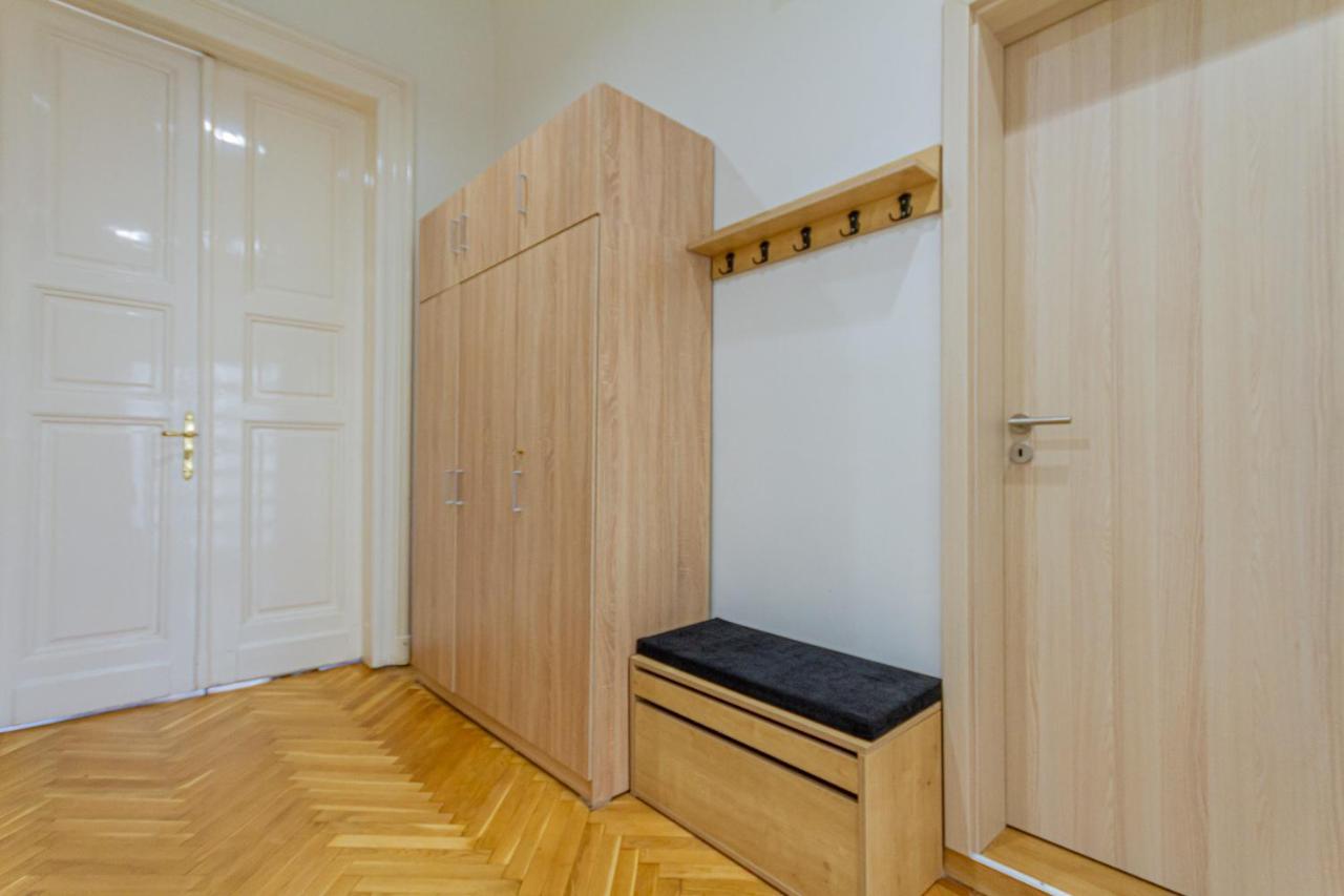 Supercentral Boutique Suite Budapest Ngoại thất bức ảnh