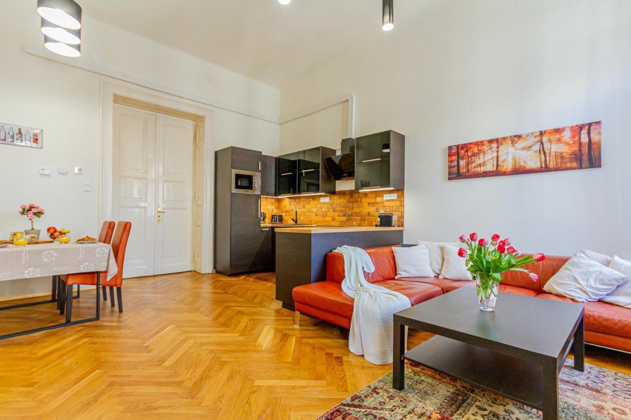 Supercentral Boutique Suite Budapest Ngoại thất bức ảnh